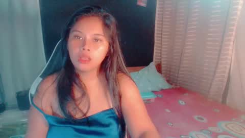 Snapshot of thalie_mae chatting on January 21, 2025, 8:54 pm Mae online show from January 21, 2025, 8:54 pm