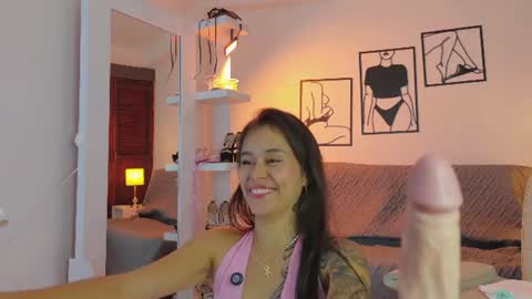 Snapshot of thamara_l11 chatting on August 4, 2026, 2:15 am Dany online show from August 4, 2026, 2:15 am