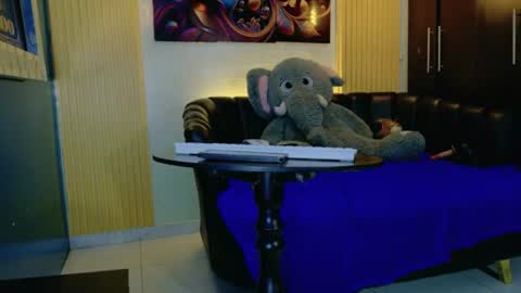 thamara_roberts online show from July 24, 2026, 9:13 pm