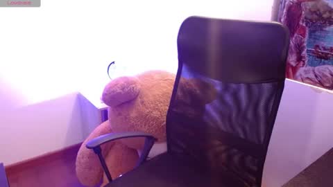   online show from February 18, 2025, 3:43 pm