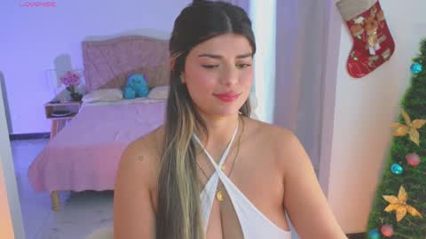 Snapshot of thamy_stark chatting on December 17, 2024, 7:04 pm Thamara online show from December 17, 2024, 7:04 pm