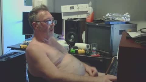 thang5545 online show from January 1, 2025, 3:13 am