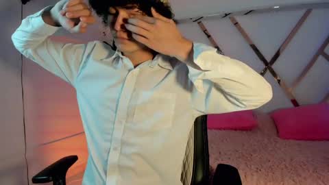 Snapshot of thanier_18 chatting on May 19, 2026, 8:15 pm thanier_18 online show from May 19, 2026, 8:15 pm