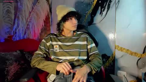 Snapshot of thanier_18 chatting on May 27, 2026, 7:11 pm thanier_18 online show from May 27, 2026, 7:11 pm