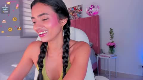 Snapshot of the__power__girls chatting on December 20, 2024, 1:43 pm nina mirley online show from December 20, 2024, 1:43 pm