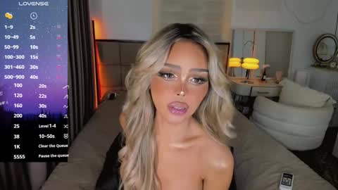 Snapshot of the_enchantressxx chatting on December 22, 2024, 2:16 pm nabi butterfly online show from December 22, 2024, 2:16 pm