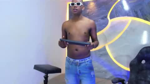 the_hot_boy0 online show from November 17, 2025, 12:00 pm