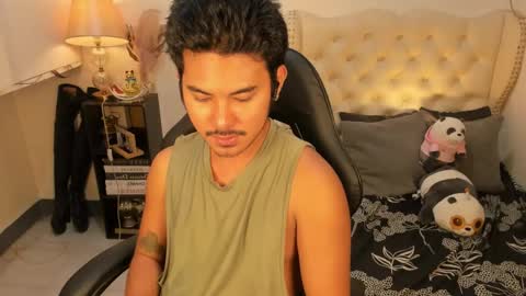 Snapshot of the_killian_jones chatting on November 27, 2025, 1:02 pm ken online show from November 27, 2025, 1:02 pm