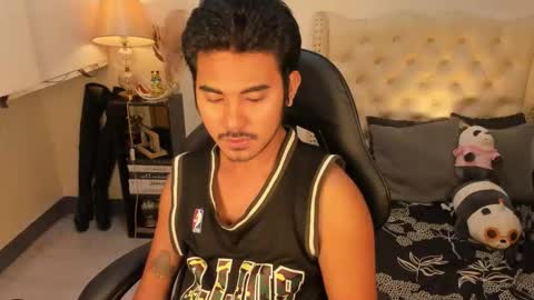 Snapshot of the_killian_jones chatting on November 29, 2025, 1:25 pm ken online show from November 29, 2025, 1:25 pm