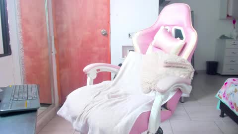 IGAleja queen1 online show from April 16, 2026, 3:13 pm