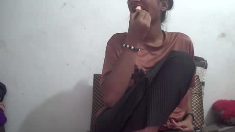 Suzan Sexy online show from March 4, 2026, 7:36 am