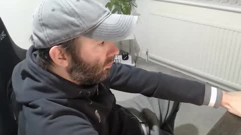 Snapshot of the_sensual_masturwait chatting on December 1, 2025, 7:35 am the_sensual_masturwait online show from December 1, 2025, 7:35 am