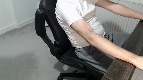 Snapshot of the_sensual_masturwait chatting on December 16, 2025, 8:30 am the_sensual_masturwait online show from December 16, 2025, 8:30 am