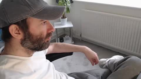 Snapshot of the_sensual_masturwait chatting on December 17, 2025, 12:00 pm the_sensual_masturwait online show from December 17, 2025, 12:00 pm