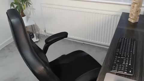 Snapshot of the_sensual_masturwait chatting on January 8, 2026, 8:05 am the_sensual_masturwait online show from January 8, 2026, 8:05 am