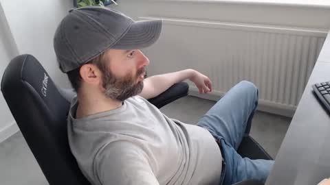 Snapshot of the_sensual_masturwait chatting on February 18, 2026, 9:49 am the_sensual_masturwait online show from February 18, 2026, 9:49 am