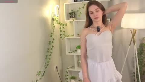 My name is Cynthia and Im very happy to see you in my sweet room  online show from June 16, 2026, 3:09 am