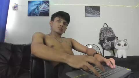 Snapshot of the_weed_guys chatting on December 21, 2024, 8:10 pm Danny online show from December 21, 2024, 8:10 pm