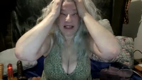 Snapshot of thearcticmilf chatting on April 25, 2026, 1:14 pm The Arctic Milf online show from April 25, 2026, 1:14 pm