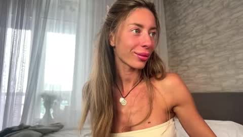 J online show from September 10, 2025, 12:49 pm