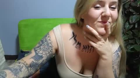 Snapshot of theauroramae chatting on January 15, 2025, 3:54 am theauroramae - online show from January 15, 2025, 3:54 am