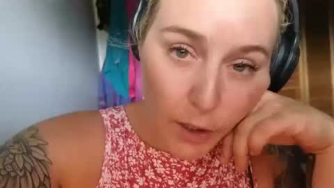 theauroramae -  online show from June 12, 2026, 7:46 pm