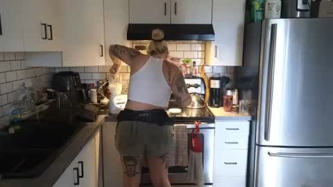 theauroramae -  online show from June 15, 2026, 6:21 pm