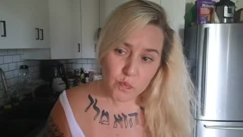 theauroramae -  online show from June 26, 2026, 8:46 pm