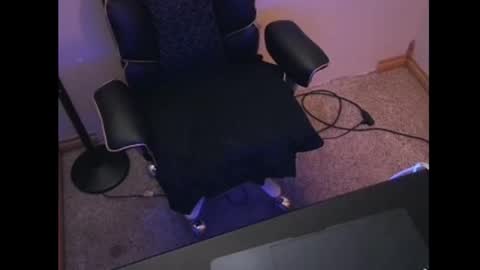 Snapshot of thebearking69 chatting on February 16, 2026, 12:51 am The Bear King online show from February 16, 2026, 12:51 am