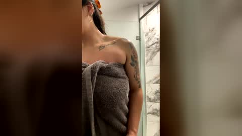 Bella Rosa online show from June 10, 2026, 4:23 am