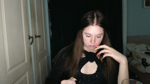 Snapshot of theblackdiamond194588 chatting on August 1, 2026, 1:21 pm raissa online show from August 1, 2026, 1:21 pm