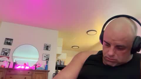 theBuzz777 online show from November 30, 2025, 4:11 pm