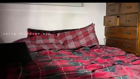 Snapshot of thecarrguyy chatting on December 24, 2024, 2:01 pm Thatcarrguyy online show from December 24, 2024, 2:01 pm