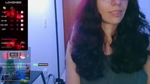 Snapshot of thecherry_paulette chatting on November 8, 2025, 3:18 am Paulette online show from November 8, 2025, 3:18 am