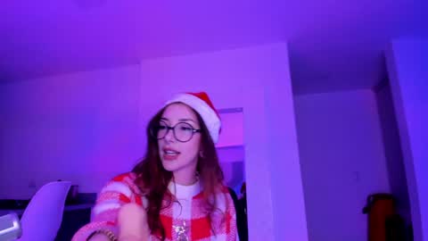 Snapshot of thecosmicgirl chatting on December 6, 2024, 12:34 am Alicia Alikath online show from December 6, 2024, 12:34 am