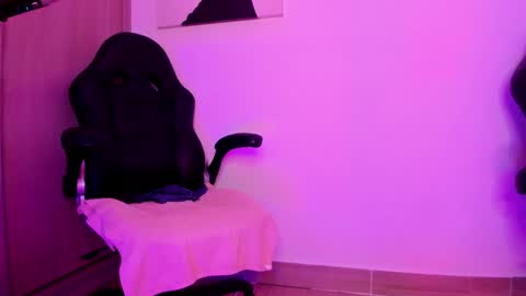 Snapshot of thecosmicgirl chatting on January 9, 2025, 4:19 am Alicia Alikath online show from January 9, 2025, 4:19 am