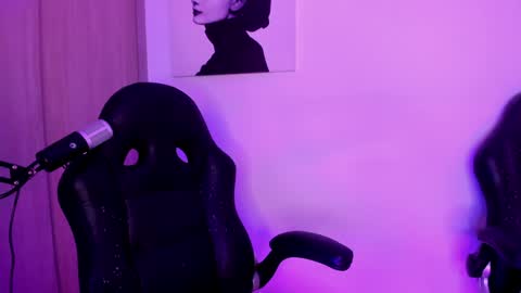 Snapshot of thecosmicgirl chatting on January 10, 2025, 9:20 pm Alicia Alikath online show from January 10, 2025, 9:20 pm