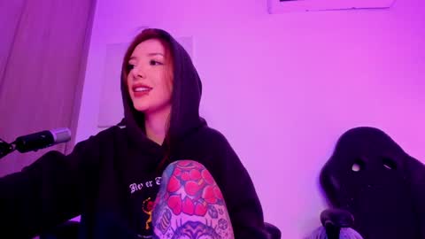 Snapshot of thecosmicgirl chatting on January 11, 2025, 12:22 am Alicia Alikath online show from January 11, 2025, 12:22 am