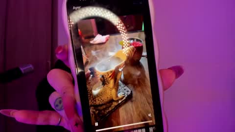 Snapshot of thecosmicgirl chatting on January 18, 2025, 12:02 am Alicia Alikath online show from January 18, 2025, 12:02 am