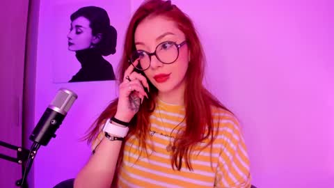 Snapshot of thecosmicgirl chatting on January 22, 2025, 1:53 am Alicia Alikath online show from January 22, 2025, 1:53 am