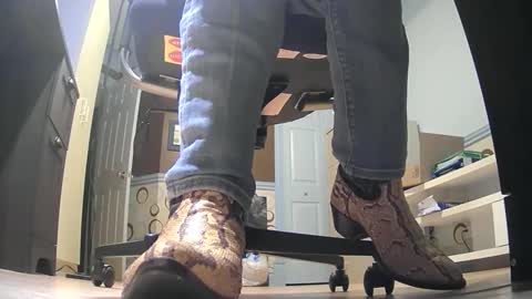 Snapshot of thecowboy_74 chatting on October 25, 2025, 3:36 am thecowboy_74 online show from October 25, 2025, 3:36 am