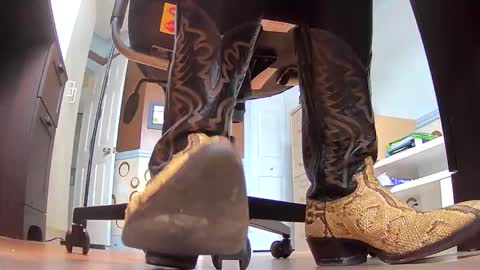 Snapshot of thecowboy_74 chatting on November 19, 2025, 4:07 pm thecowboy_74 online show from November 19, 2025, 4:07 pm