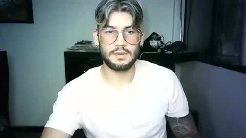 Snapshot of thedragonboyxxx chatting on March 22, 2026, 3:10 am thedragonboyxxx online show from March 22, 2026, 3:10 am
