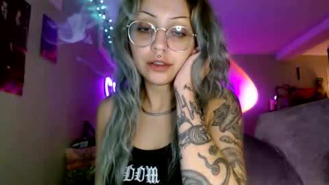 Snapshot of theeking_venus chatting on November 13, 2025, 4:55 am KIng Venus online show from November 13, 2025, 4:55 am