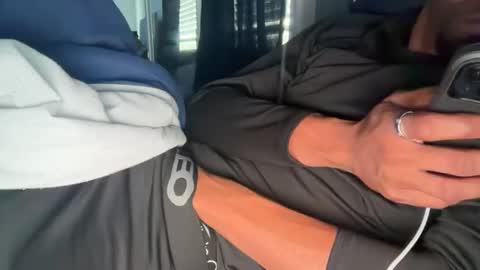 Snapshot of theeshooterr chatting on January 19, 2025, 3:10 pm theeshooterr online show from January 19, 2025, 3:10 pm