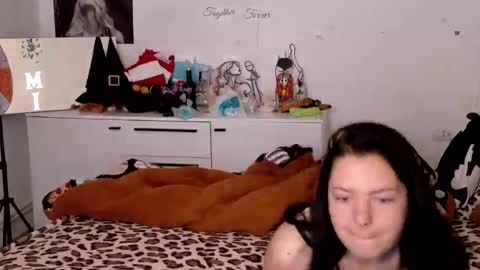 TheFarmergirl online show from June 17, 2026, 4:37 am