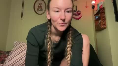 Fae online show from November 16, 2025, 9:31 pm