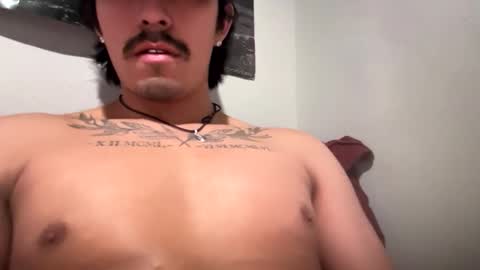 Snapshot of theglorious2002 chatting on March 18, 2026, 7:33 am theglorious2002 online show from March 18, 2026, 7:33 am