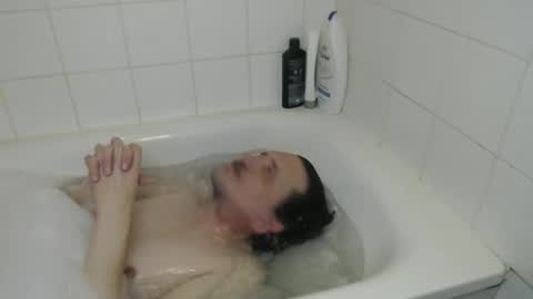 Green online show from March 12, 2026, 9:32 pm