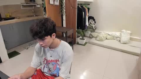 Green online show from November 5, 2025, 3:23 pm